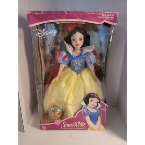 Disney Princess Snow White Porcelain Keepsake Doll NWOT IOB
